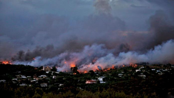Внаслідок пожежі щонайменше 83 людини загинули, фото: 24tv.ua