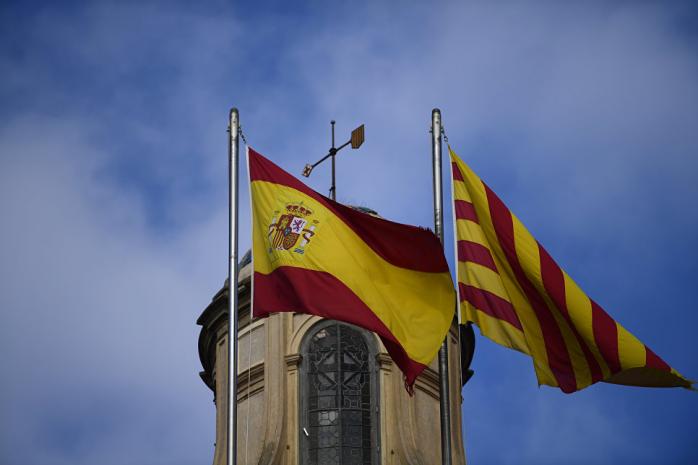 Флаг Испании и Каталонии. Фото: РИА "Новости"