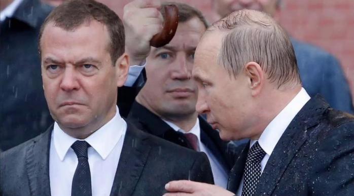Дмитрий Медведев (слева), фото: YouTube