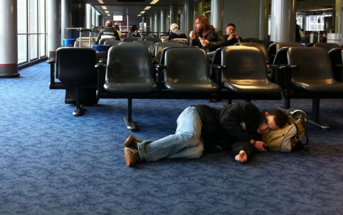Украинские туристы не могут вылететь из аэропорта Анталии, фото: «Турвопрос»