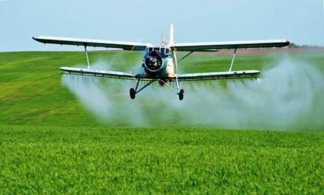 Отравление связывают с окроплением полей химикатами, фото: «Голос Карпат»