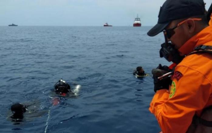 «Боїнг-737» упав у море поблизу острова Ява, фото: МЗС