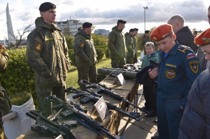 Церемонія збільшення кількості «юнармійців», фото: «Крымская правозащитная группа»