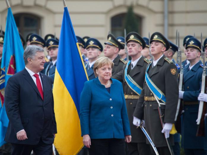 Меркель. Фото: Петро Порошенко у Twitter