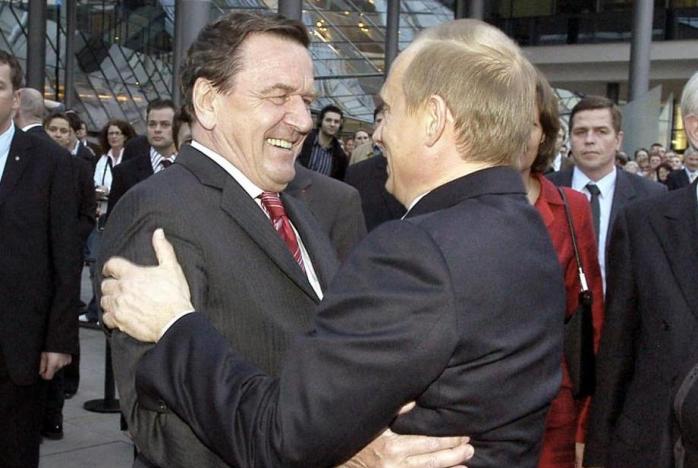 Герхард Шредер и Владимир Путин, фото: Quartz