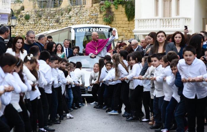 Джон Султана на Porsche Boxster, фото: Zebbug Gozo Parish Page