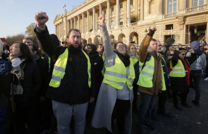 Протесты «желтых жилетов» во Франции, фото: WirralGlobe