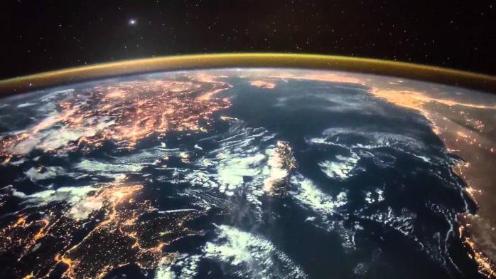Межею атмосфери Землі можуть визнати висоту 80 км над рівнем моря, фото: YouTube