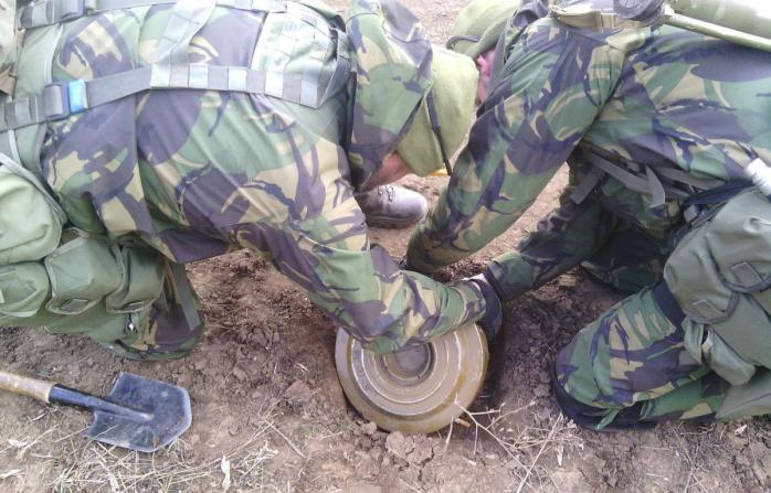 Украина входит в перечень стран с самым большим в мире количеством жертв мин, фото: «Википедия»