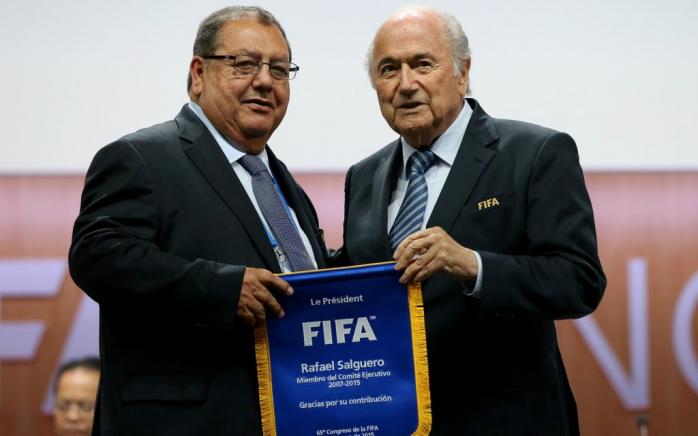 Президент ФІФА Блаттер і віце-президент Сальгуеро, фото — FIFA