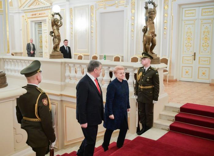Петро Порошенко і Даля Грібаускайте. Фото: president.gov.ua