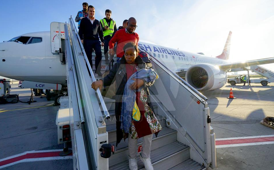 Фото: Экипаж самолета Turkish Airlines принял роды у одной из пассажирок / Daily Sabah, aa.com.tr