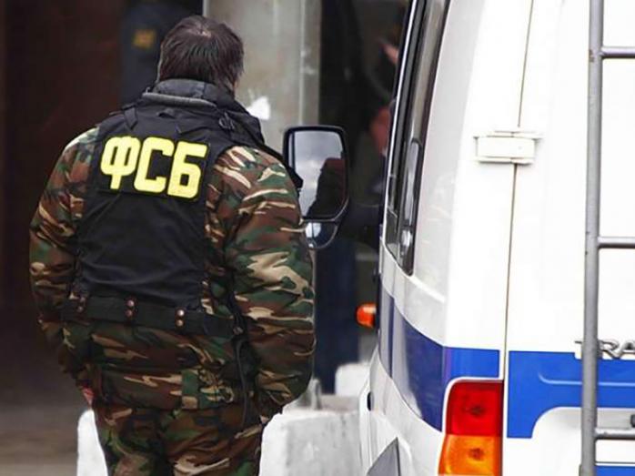 Российские силовики проводят обыски в Крыму. Фото: Главком
