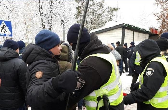 У Києві посилені заходи безпеки, фото — Національна поліція