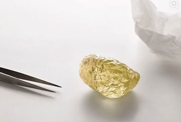 В Канаді знайшли гігантський жовтий алмаз. Фото: Dominion Diamond Mines