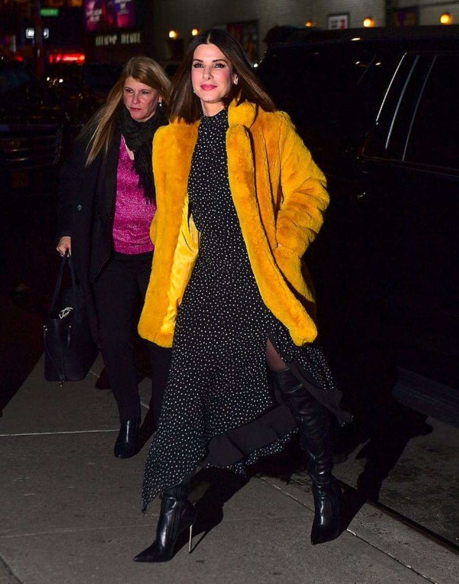 Буллок в платье украинского дизайнера. Фото: Instagram elenareva