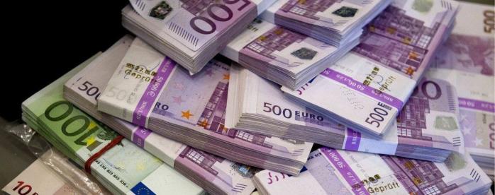Україна отримала понад 340 млн євро в кредит від Deutsche Bank. Фото: ТСН