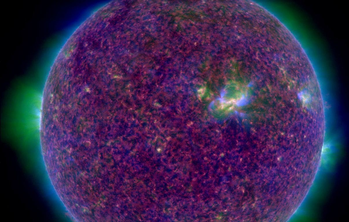  Фото Сонця, зроблене обсерваторією сонячної динаміки NASA, яка вивчає магнітне поле і атмосферу світила, 15 травня 2018 р.