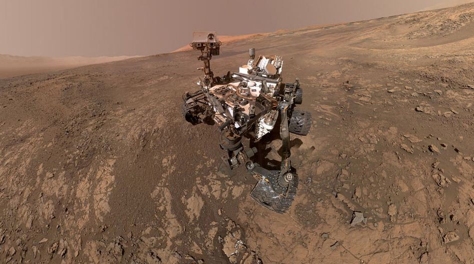 Апарат NASA Curiosity Mars rover досліджував Марс у 2018 році, зробивши тисячі фото планети