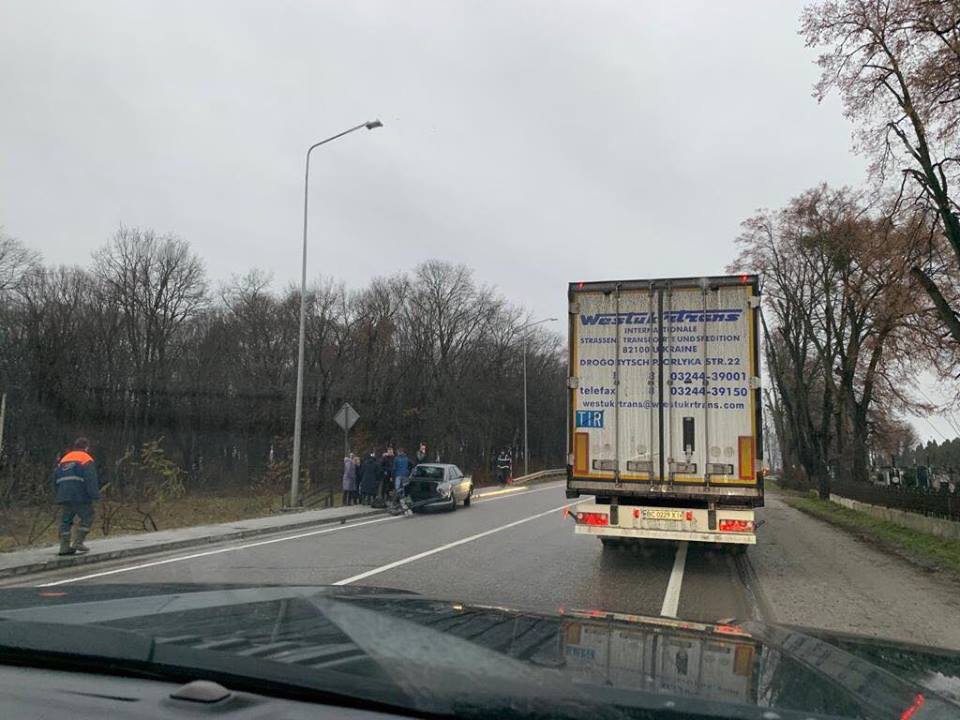 Маршрутка перекинулася у Львівській області. Фото: Ігор Зінкевич у Facebook