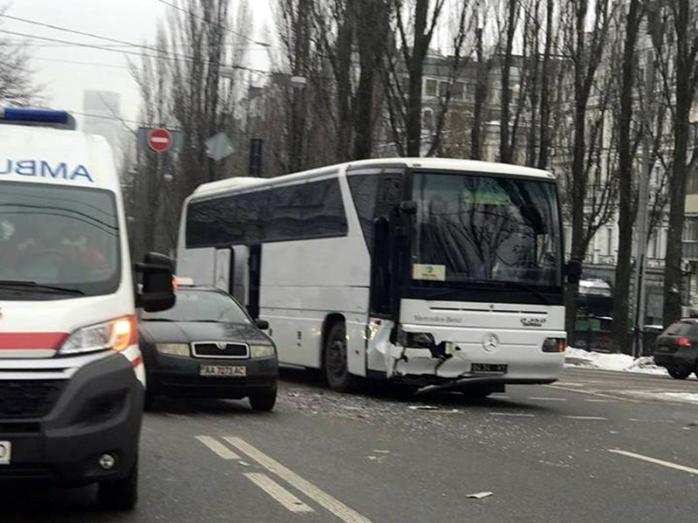 Авария в Киеве. Фото: сообщество dtp.kiev.ua в Facebook