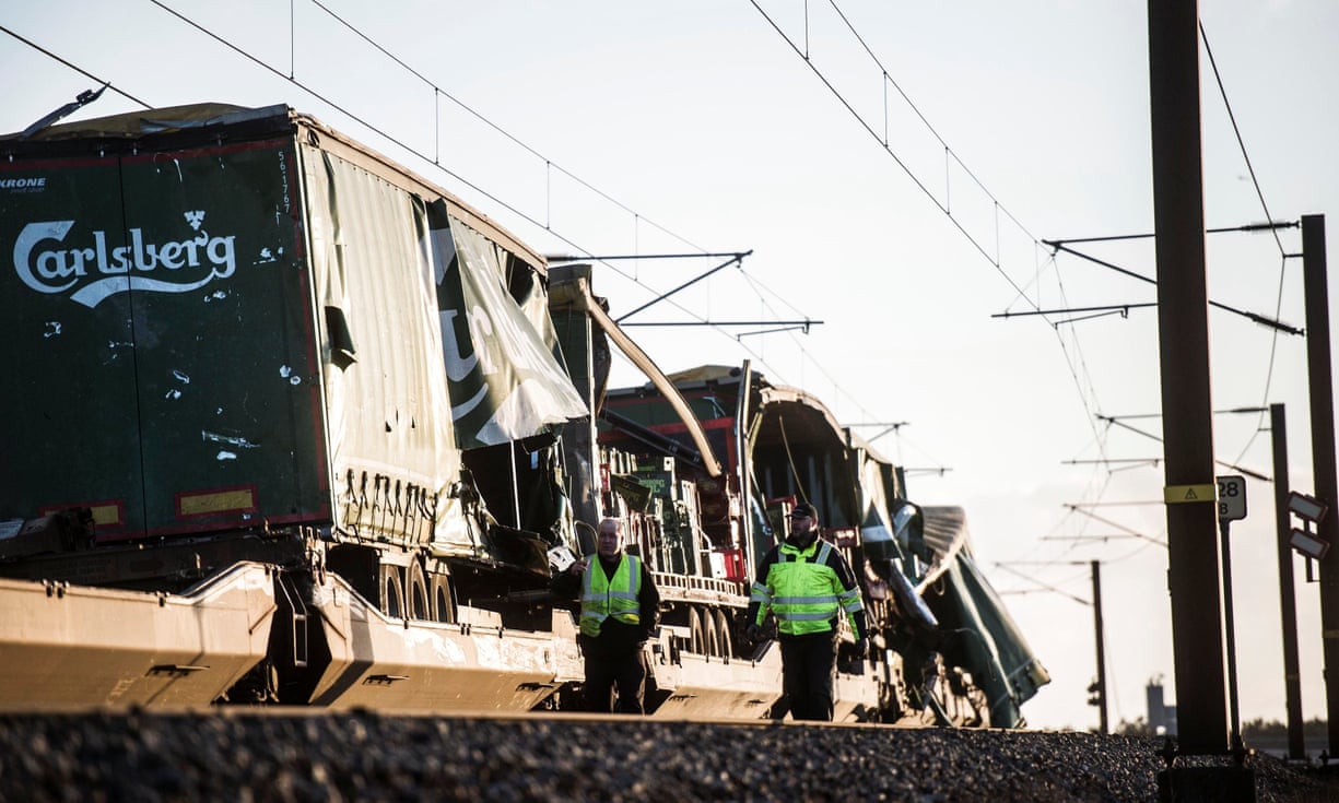 Железнодорожная авария в Дании, фото — The Guardian