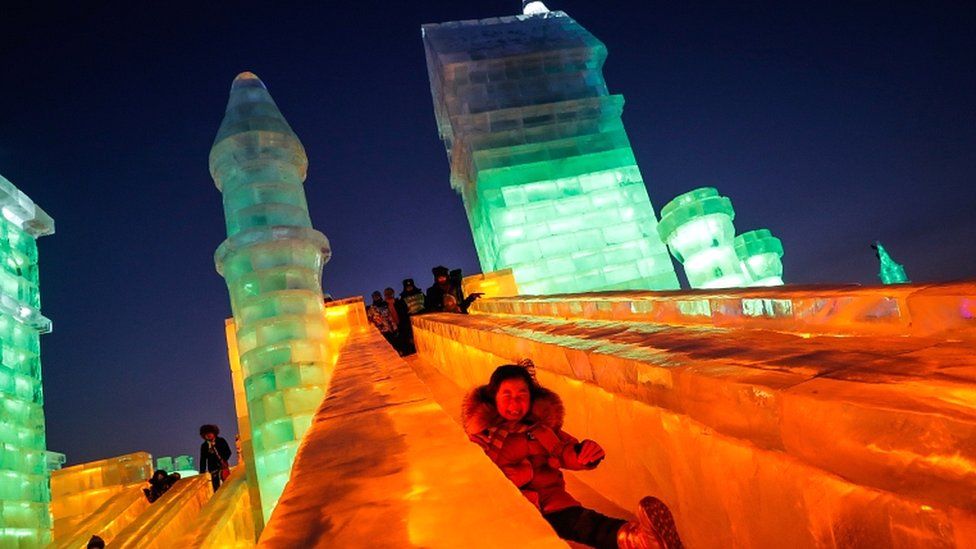 Фестиваль ледяных скульптур в китайском Харбине