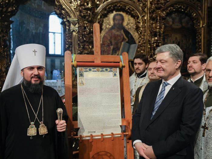 Порошенко на литургии в Киеве. Фото: пресс-служба президента