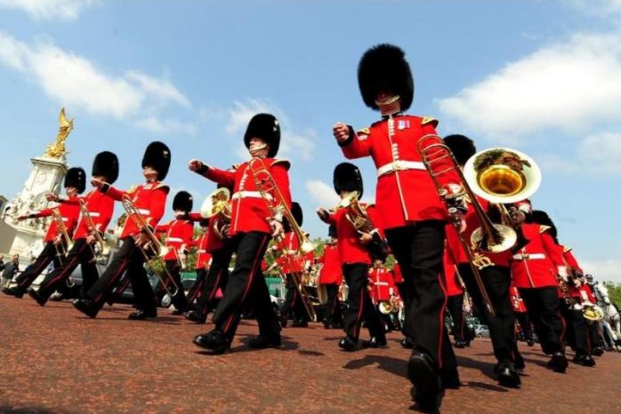Королівська гвардія Британії похизувалась неймовірним виконанням «Богемської рапсодії» Queen. Фото: VeniVidi.ru