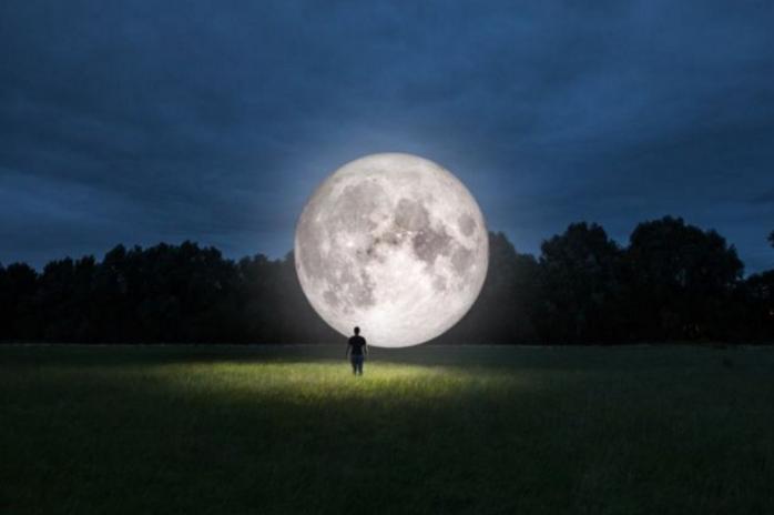 Панорамное фото обратной поверхности Луны 
