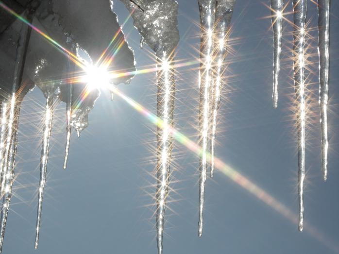 Погода в Україні на 12 січня: на території всіх областей суттєво потеплішає. Фото: Стихи.ру