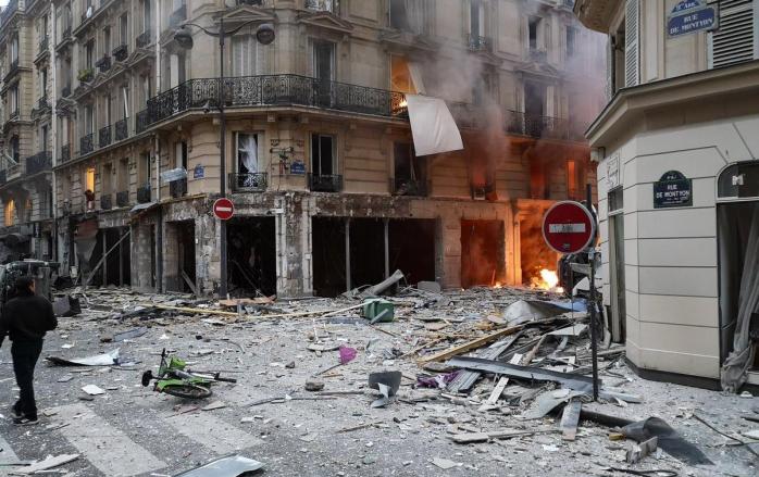 Последствия взрыва в центре Парижа, фото: twitter.com/croissandeau