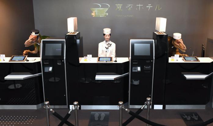 З японського готелю за профнепридатність звільнили роботів. Фото: Nikkei Asian Review