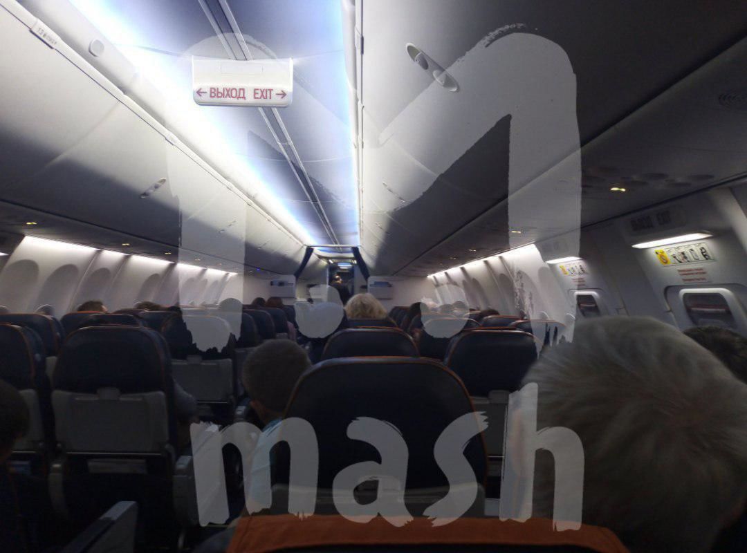 Фото з салону захопленого в Росії літака / Mash у Telegram.
