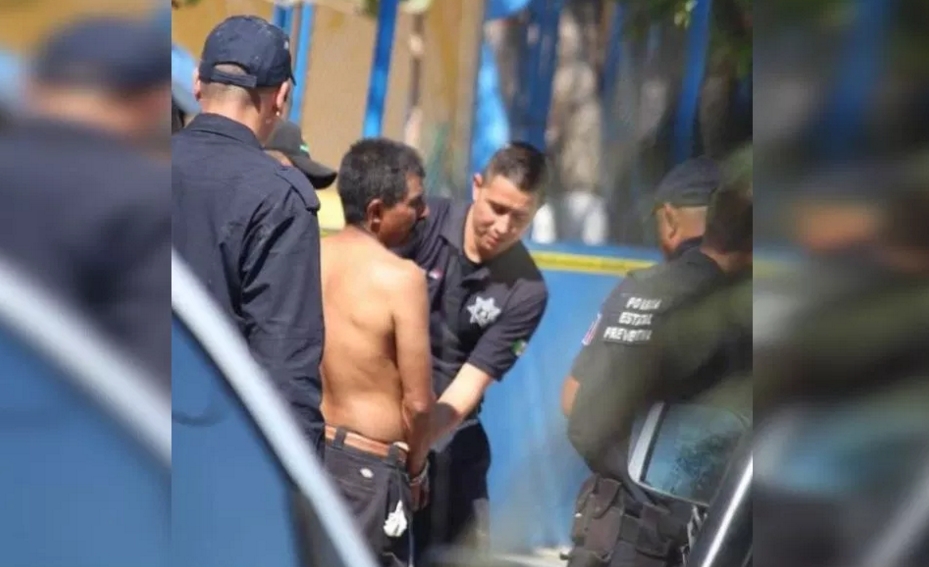 В Мексике мужчина чуть не захватил в заложники 40 детей. Фото: televisa.com