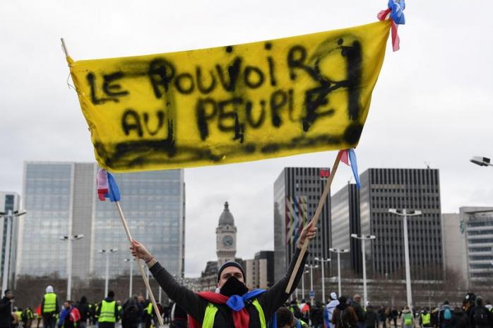 Столкновения во Франции, фото — Figaro