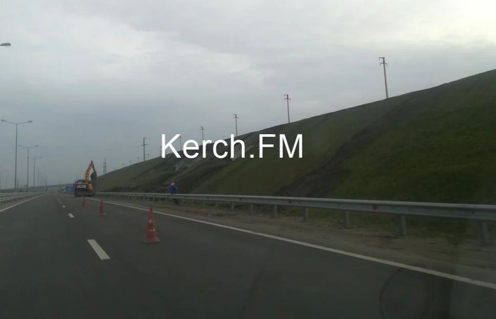 Зсув насипу на автопідходах до Керченського моста