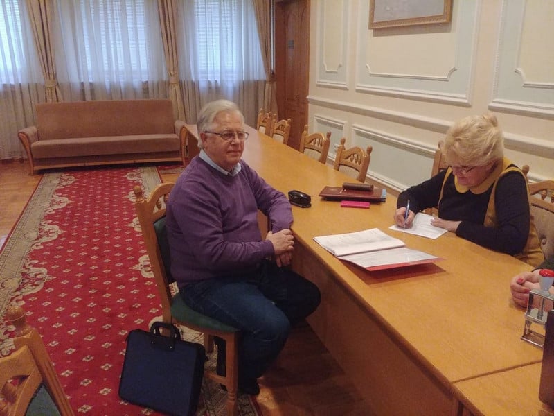 Петро Симоненко подав документи в ЦВК. Фото: сайт КПУ