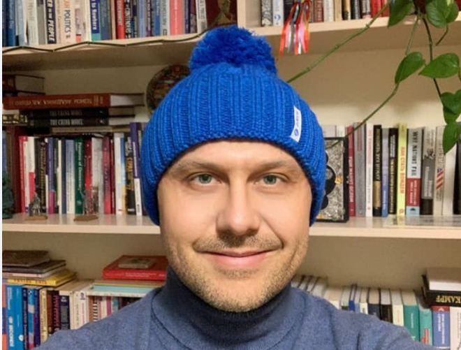 Шевченко и его синие шапки из Давоса, фото — Фейсбук