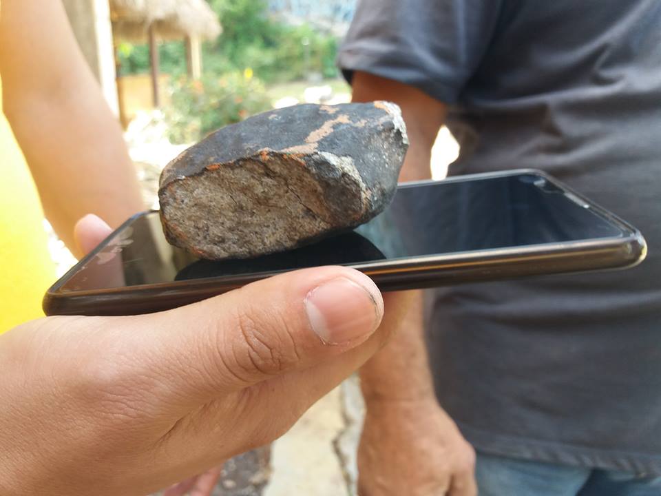 Остатки метеорита. Фото: Belkys Pérez Cruz в Facebook