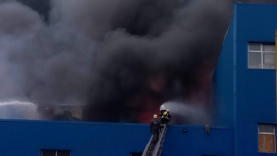 Велика пожежа в Києві, фото — ДСНС