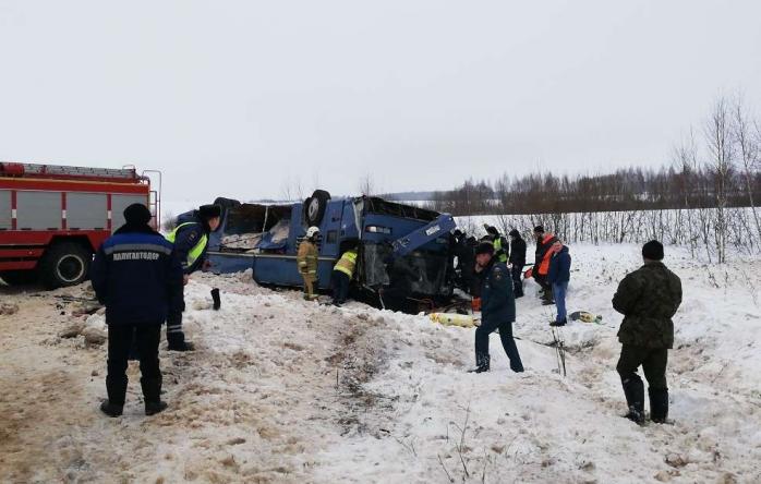 Перевозивший детей автобус попал в жуткое ДТП в России: число погибших растет. Фото: ТАСС