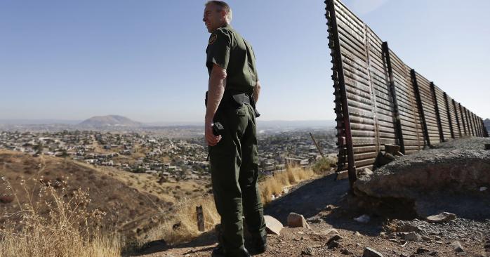Стіна на кордоні між Мексикою і США, фото — Reuters