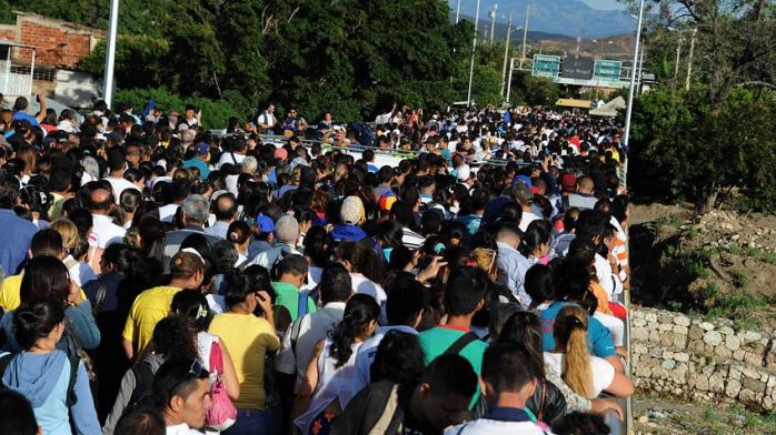 Жахлива криза: Венесуелу залишили понад 3 млн жителів / Фото: Twitter Mauricio Correa