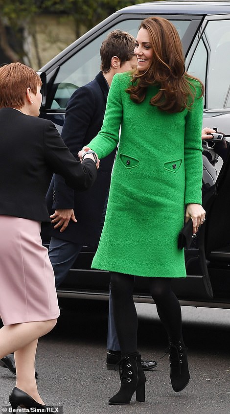 Візит Кейт Міддлтон до шкіл Лондона, фото — Daily Mail