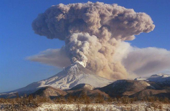 Вулкан на Камчатке выстрелил пеплом на пять километров / Фото: mchs.gov.ru