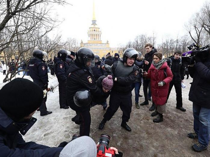 «Марш материнского гнева» в РФ. Фото: Аpostrophe