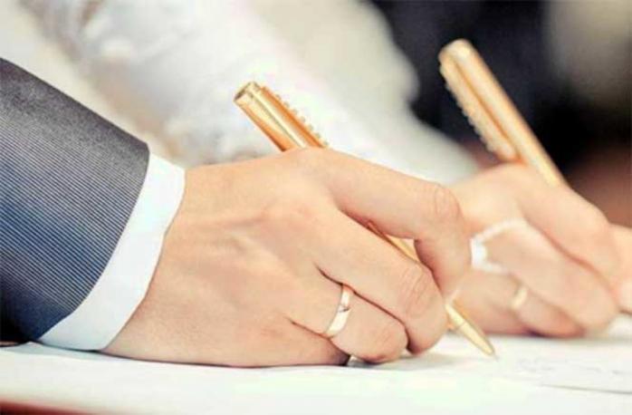 В День влюбленных молодожены смогут зарегистрировать брак до полуночи по всей стране. Фото: Газета Кемерова