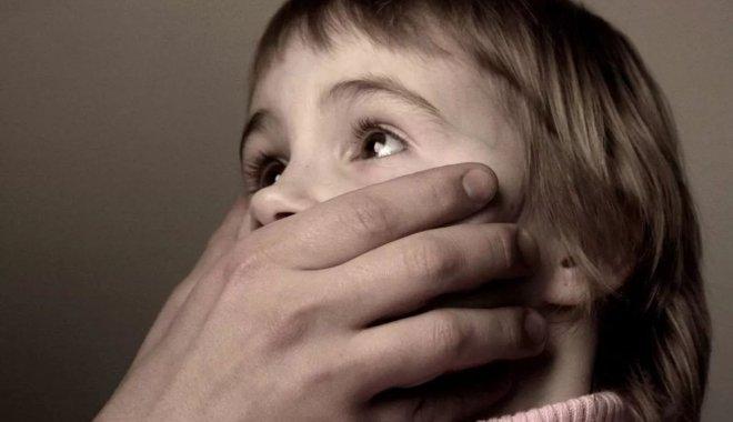 Подозреваемый в изнасилованиях детей немец задержан под Киевом. Фото: newsroom.kh.ua