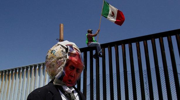 Трамп затявся побудувати стіну на кордоні з Мексикою і вдається до усіх можливих засобів для цього, фото — Reuters